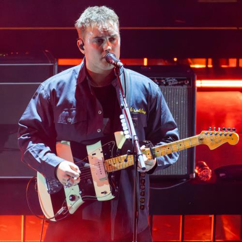 Sam Fender cancels rest of tour after haemorrhaging vocal cord