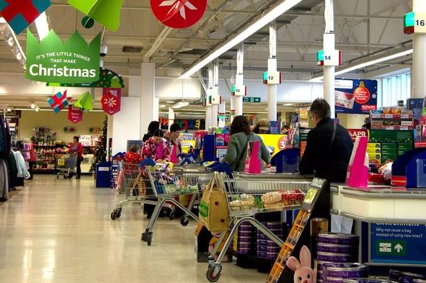 Tesco, Aldi and Morrisons ‘do not eat’ warning as festive favourites urgently recalled