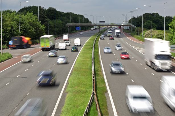 Police officer explains only time drivers can undertake on the motorway