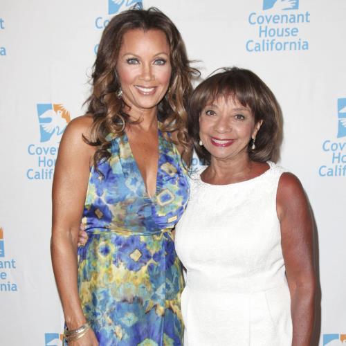 Vanessa Williams’s mother Helen Williams dies