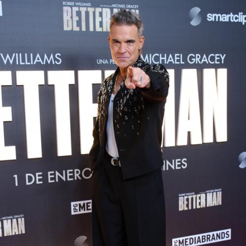 Robbie Williams’ new album features ‘massive guitars’ and ‘pop hits’