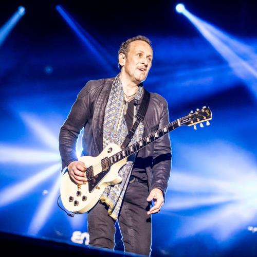 Vivian Campbell misses Def Leppard gig due to cancer treatment