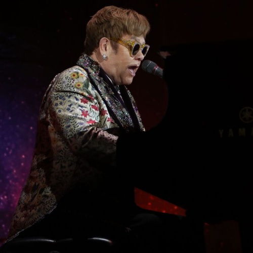 Elton John set for ninth UK Number 1 album with ‘Diamonds’