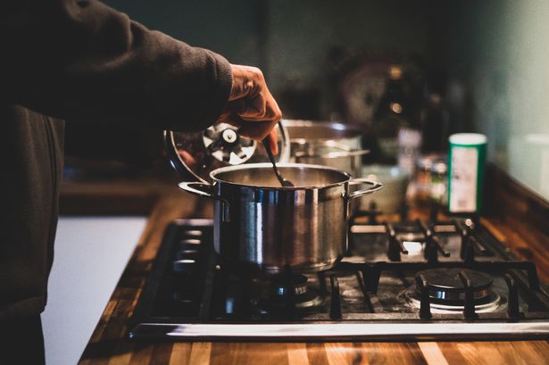 Struggling dad shares how he feeds his three kids for just £1.40 when times are tough