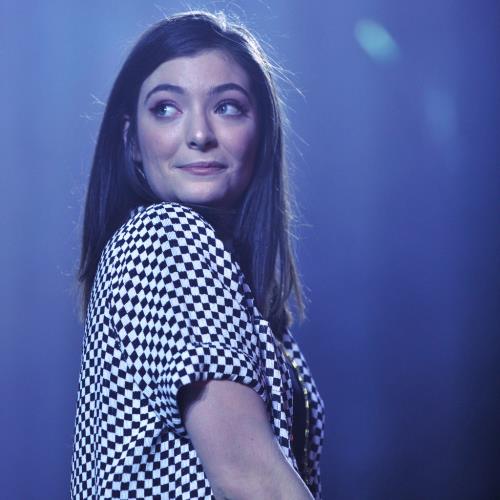 Lorde’s impromptu New York park appearance shut down by police