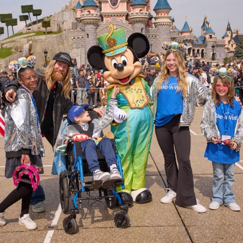 Sam Ryder and brave young stars light up Disneyland Paris at Disney Music Festival launch