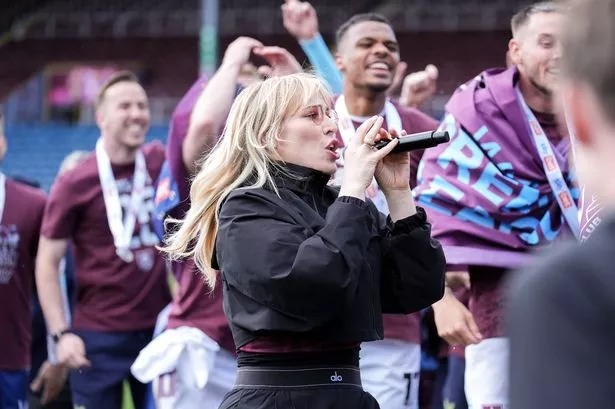 Burnley fans left gobsmacked as ‘Honorary Claret’ Natasha Bedingfield joins promotion celebrations