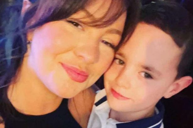 ‘Broken’ family of mum who has ‘days to live’ share important cancer message