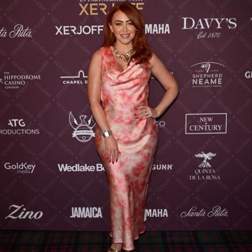 Atomic Kitten’s Natasha Hamilton caught up in Whole Again ‘bathroom sing-0ff’