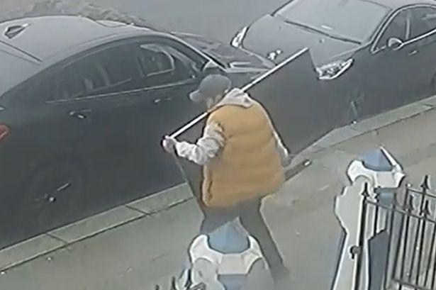 Blackpool hotel murder: Moment callous thief returns to steal TV from ‘friend’ he had killed