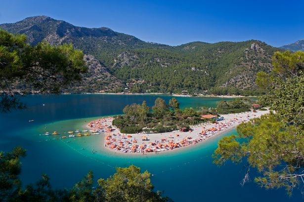 Girl, 14, dies in huge Turkey earthquake as 69 people ‘jump from buildings’ in panic