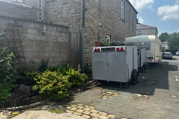 Residents claim ‘eyesore’ abandoned caravan deters fly-tipping