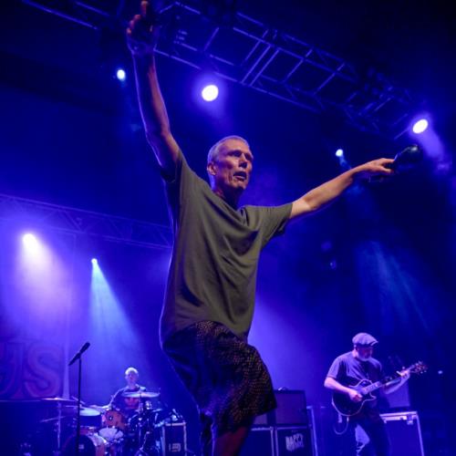 Happy Mondays star Bez ‘rinsing’ the Oasis reunion tour with official after party DJ sets