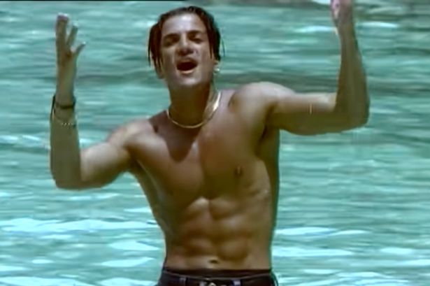 Peter Andre turns back time with Mysterious Girl move – 3 decades since hit