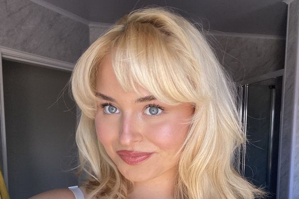 ‘I look so much like Sabrina Carpenter men buy me drinks and beg for selfies’