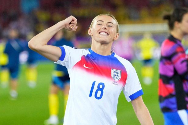 Shop the exact noise-cancelling headphones England Lioness Chloe Kelly uses ahead of semi-finals