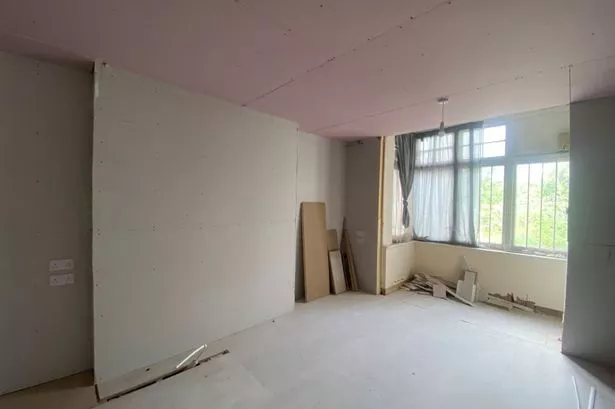 Inside bargain £1 home for sale that’s just a minute from famous sea front