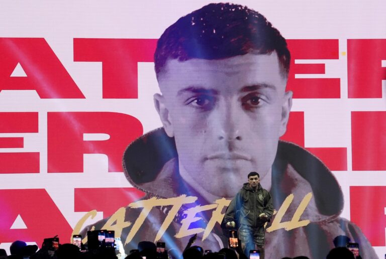 Jack Catterall overcomes Harlem Eubank as head clash cuts fight short