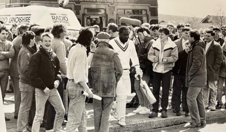 Crowds at Rishton CC as Viv Richards made debut for the club