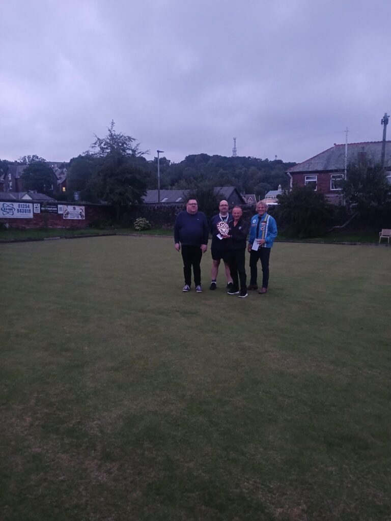 Crown-ing glory as Hawkes denies Wraight in Classic