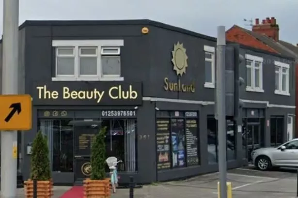 Former Topps Tiles building to be transformed into bar and grill