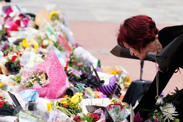 Heartbroken Sharon Osbourne’s emotional gesture to fans gathered to remember Ozzy