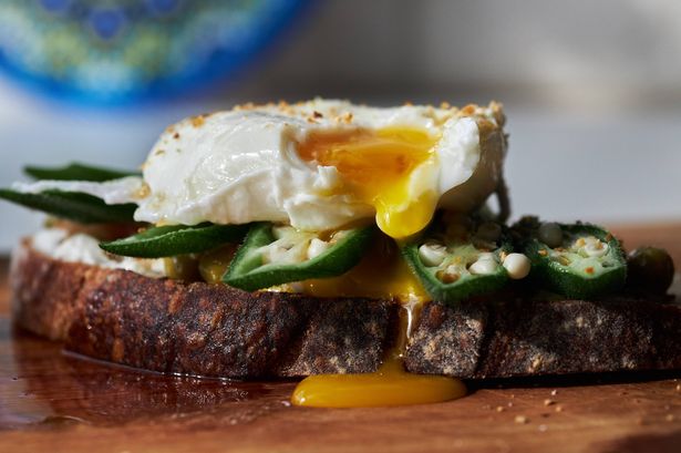Poached eggs won’t fall apart or be rubbery if you cook them using easy 2-minute method