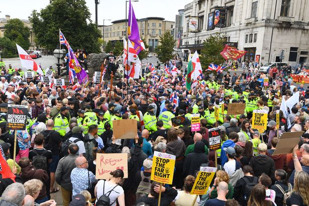 ‘Mass deportations’ march in Liverpool as UKIP and anti-fascist protesters face off