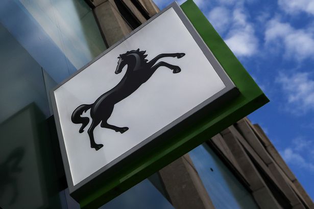 Lloyds Bank issues four month deadline ahead of scrapping service