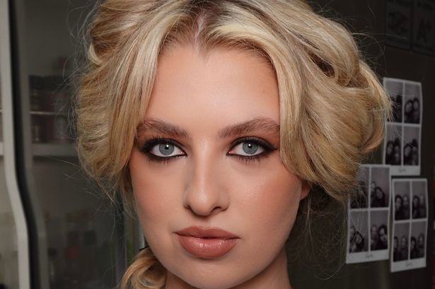 Anaïs Gallagher channels ’90s rock glam at Oasis Wembley gig with £25 eyeliner