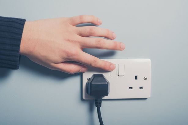 Energy bills ‘melt away’ if you turn off 5 energy-guzzling devices in the home