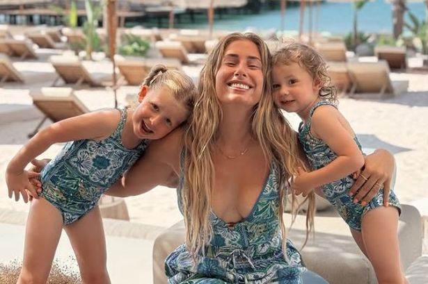 Fans love Stacey Solomon’s ‘amazing’ holiday dress as they say ‘blue is your colour’