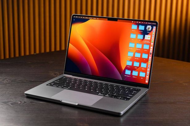 Apple MacBook Pro worth £500 plummets in price as shoppers save over £300