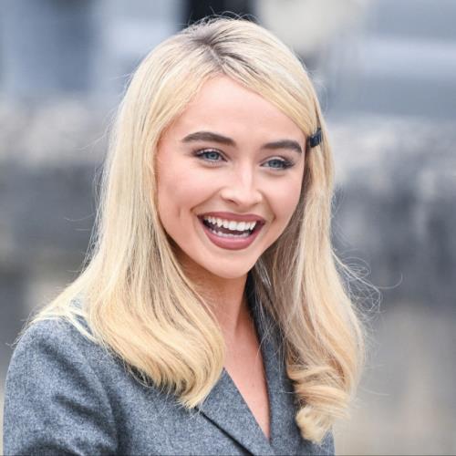 Sabrina Carpenter brings out Earth, Wind and Fire for surprise covers at Lollapalooza