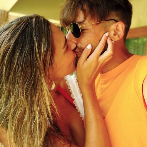 Louis Tomlinson and Zara McDermott go Instagram official