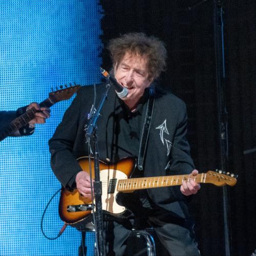 Bob Dylan back in the studio