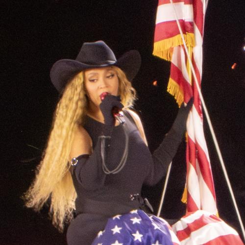 Beyoncé wins first primetime Emmy