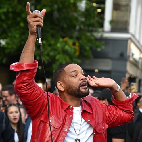 Will Smith accused of creating AI crowd for tour video