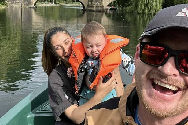 Dad orders four 99 cones from Burnley ice cream van and price leaves kids in tears