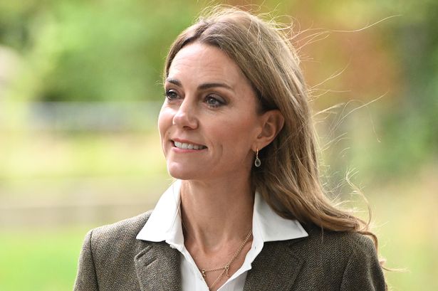 Princess Kate picked the perfect brown suede ballet flats for autumn’s in-between weather