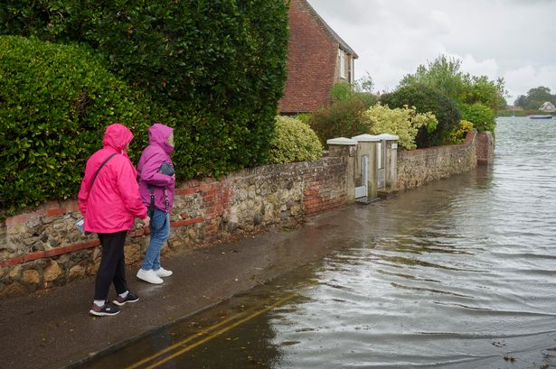 Met Office forecasts 70mm of rain in huge downpours with yellow alerts