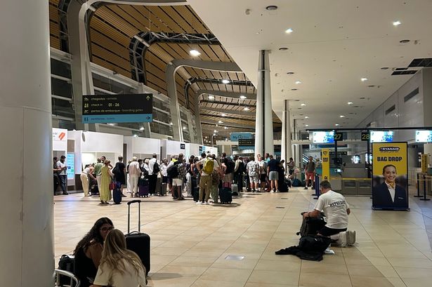 Entire plane of passengers left stunned at midnight announcement from Ryanair pilot