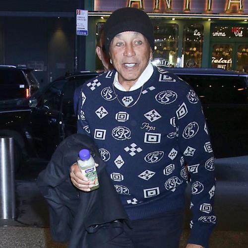 Smokey Robinson blocked in bid to name rape accusers