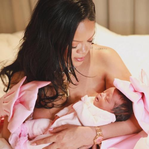 Rihanna gives birth to baby girl
