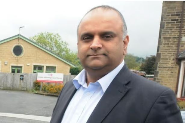 Council opposition leader remains independent