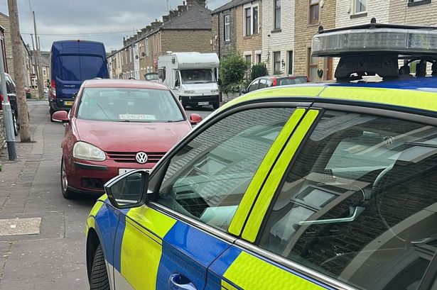 Car with no insurance, tax or MOT seized by police after fly-tipping reports