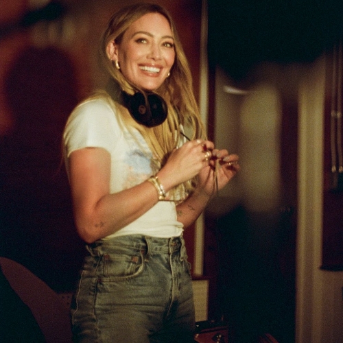 Hilary Duff Signs with Atlantic Records for highly anticipated musical return