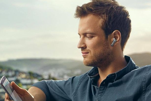 Flash sale slashes noise-cancelling earphones that ‘last over 4 days on one charge’ by over £100