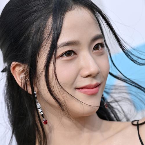 Blackpink’s Jisoo teases duet with Zayn Malik