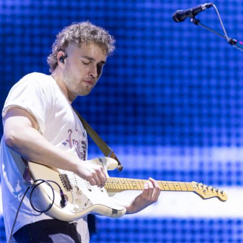 Sam Fender to release new song featuring Elton John on piano